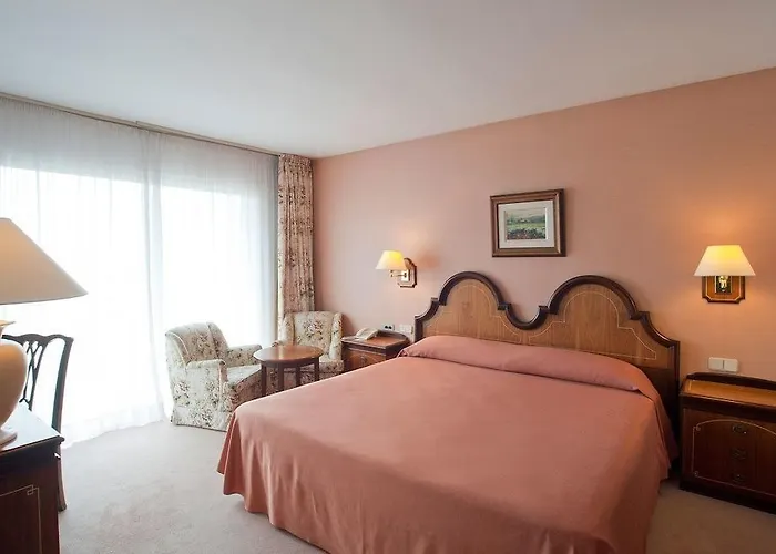 Отель Riu Fluvia