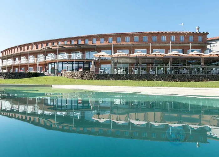 Отель Riu Fluvia Олот