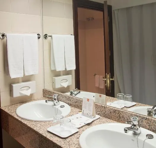 Riu Fluvia Отель Олот