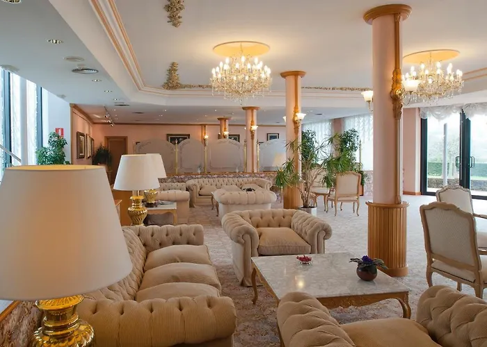 Отель Riu Fluvia